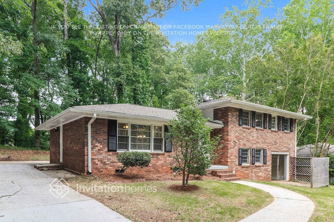Photo - 1398 Yates Ave
