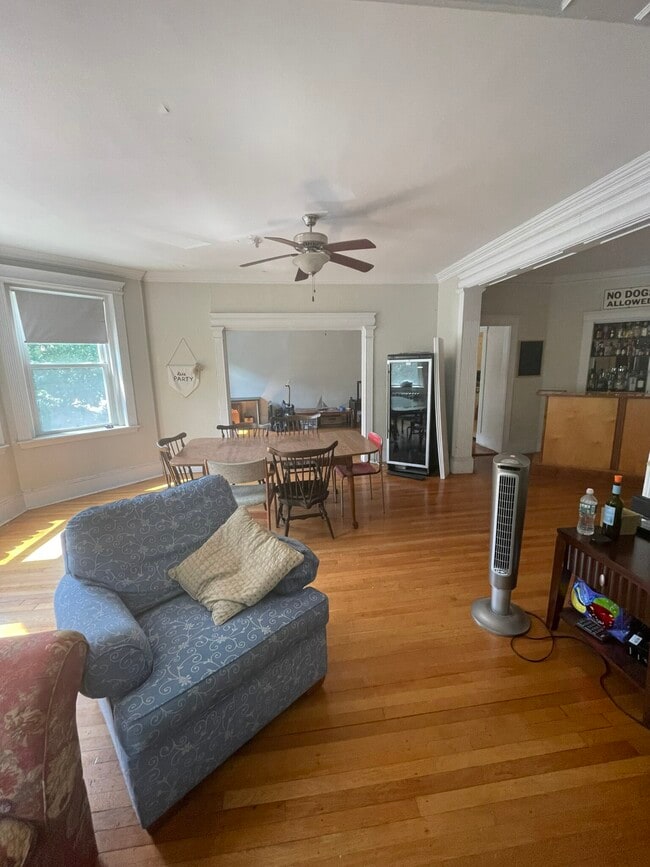 Building Photo - 17 Englewood Ave Unit 2 Rental
