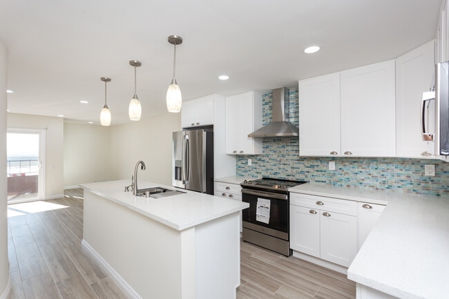 Building Photo - 2222 Carmel Valley Road Unit #4