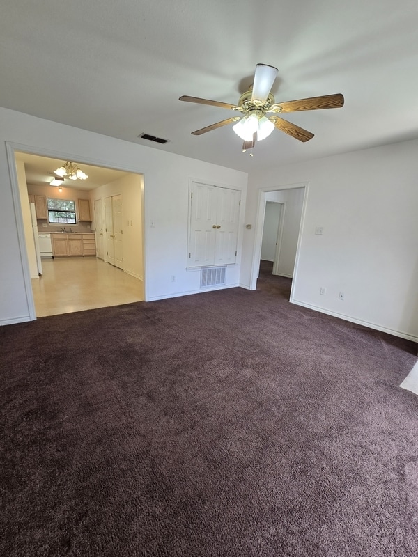 Photo - 634 Canada St