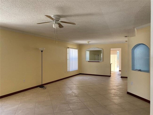 Photo - 3524 Chinaberry Ln