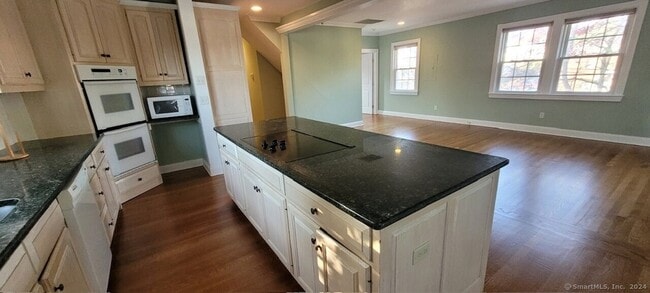 Photo - 10 Elmwood Ave