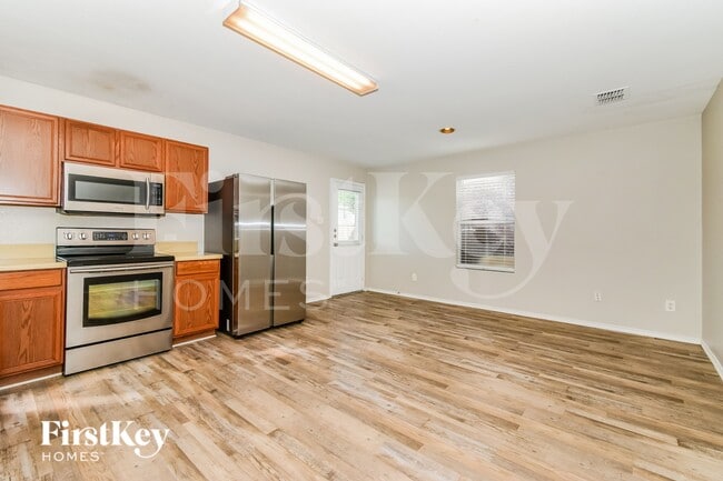 Photo - 2801 Spencer Cir