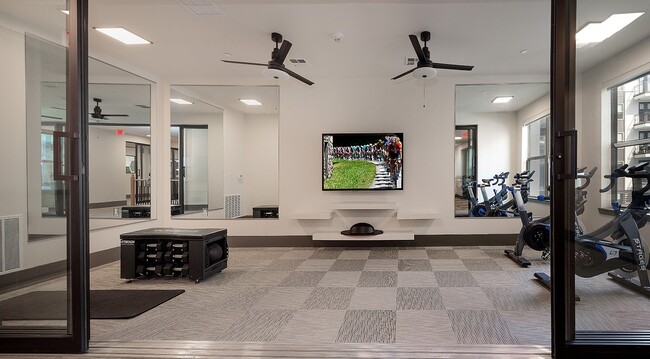 Building Photo - 8900 Six Pines Dr Unit 672