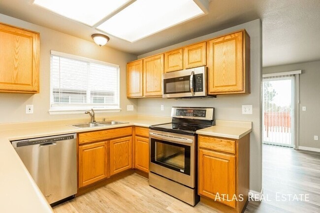 Photo - 5566 Vermillion Bluffs Dr