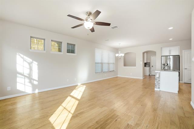 Photo - 631 Alexandra Ave