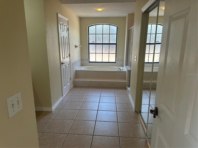 Photo - 2988 Howland Blvd