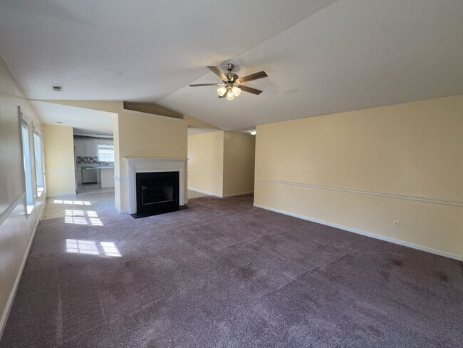 Photo - Wonderful 3 Bedroom Home-437 Boysenberry