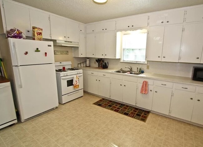 Photo - 1507 N Main St