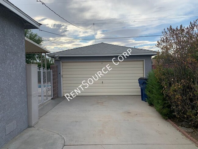 Photo - 44415 Lowtree Ave