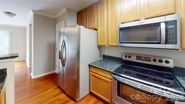 Photo - 537 Donatello Avenue
