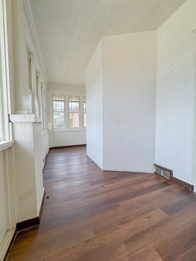 Photo - 2 BED/ 2 BATH SINGLE FAMILY HOME