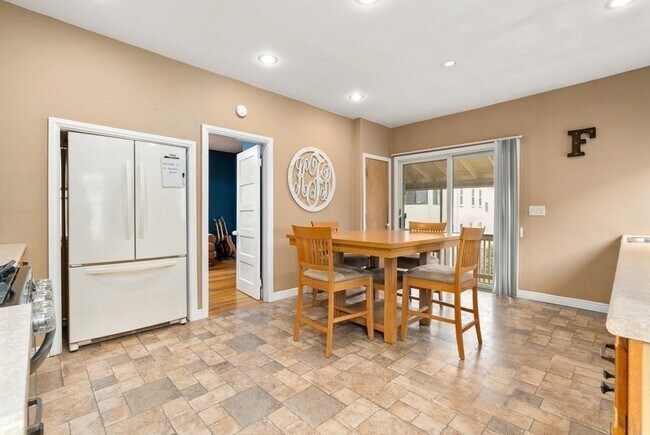 Photo - 14 Bowdoin St Unit 2