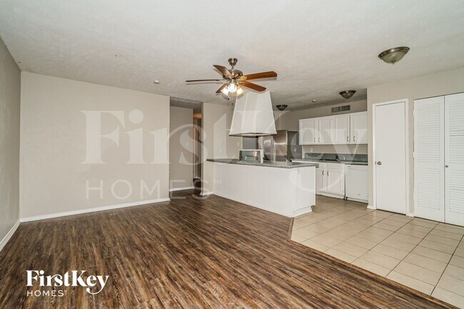 Photo - 6403 Redwood Ln