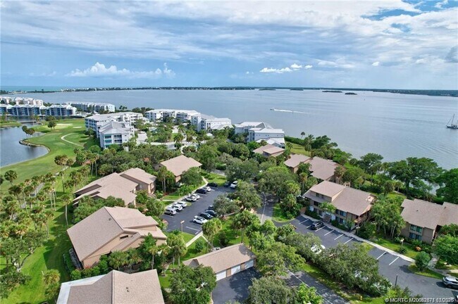 Photo - 316 NE Edgewater Dr