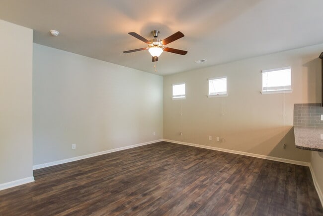 Photo - 357 E Broad St