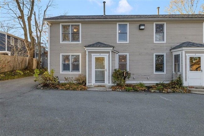Photo - 208 Marlborough St