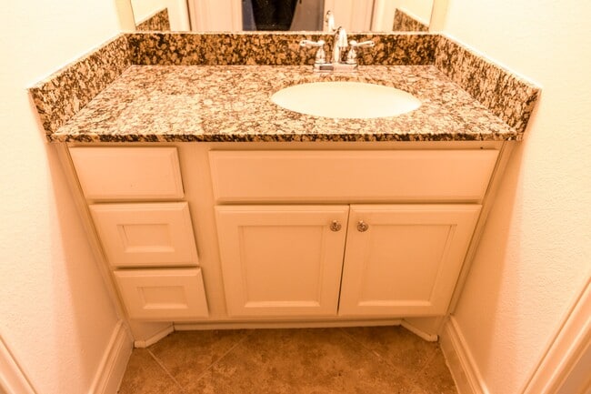 Building Photo - 27958 Bradford Ridge Dr