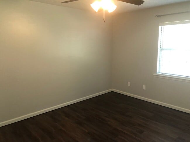 Photo - 3 bedroom 2 bath near Tiger Town!