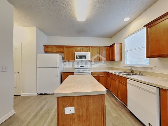 Photo - 6004 Glen Way Dr