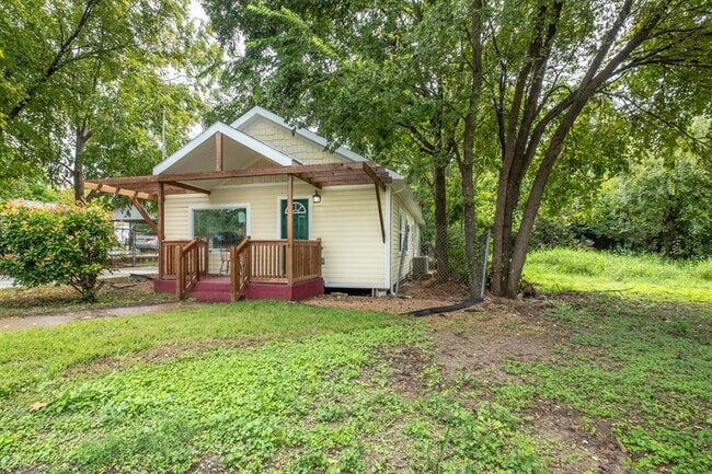 Photo - 7511 Carver Ave