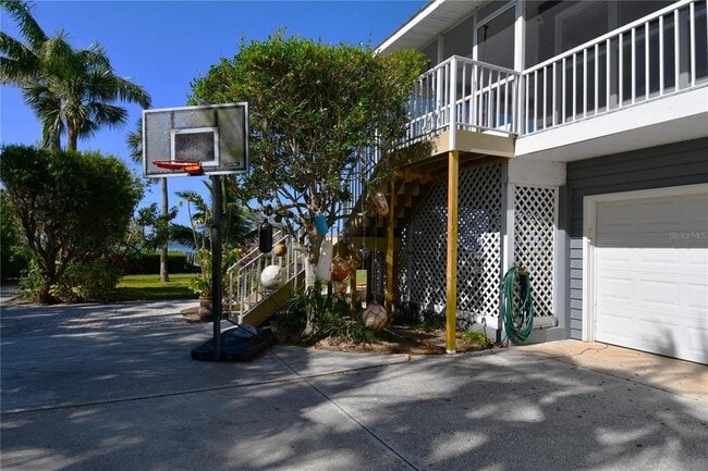 Photo - 7676 Westmoreland Dr