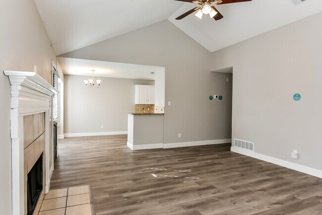 Photo - 813 Globe Ave