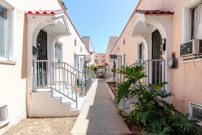 Photo - 268 4/6 S Coronado St