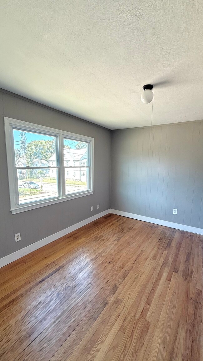 Photo - 24 Knighton St