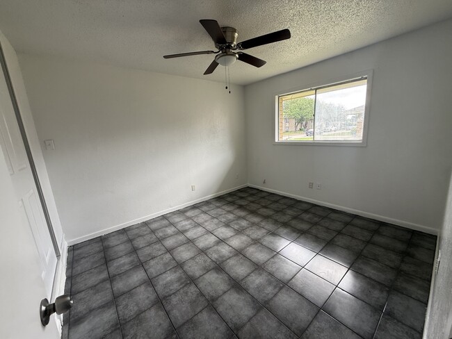 Photo - 3026 Lourdes St