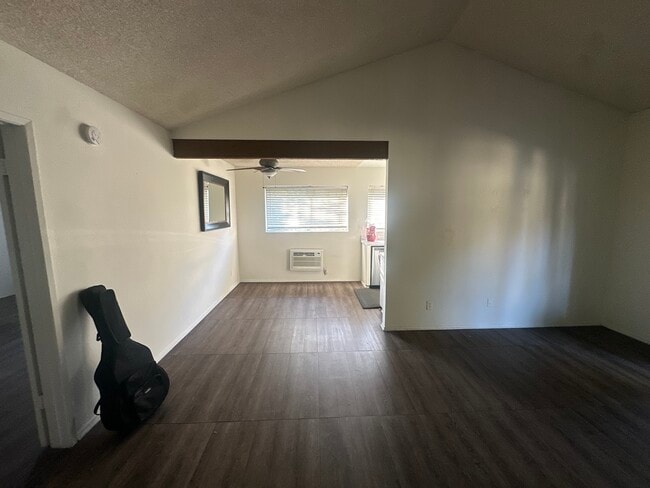Photo - 960 E Bonita Ave Unit NA