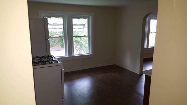 Photo - 46 1/2 S 6th St