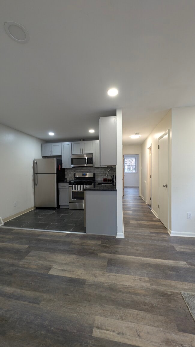 Photo - 7038 Valley Ave