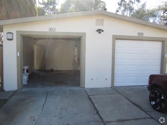 Building Photo - 2 Bed/2 Bath Duplex in Vallejo Unit 633 Hichborn St Rental