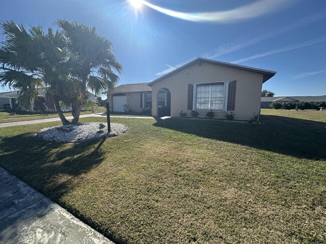 Photo - Charming 2-Bed, 2-Bath Retreat in Port Charlotte!