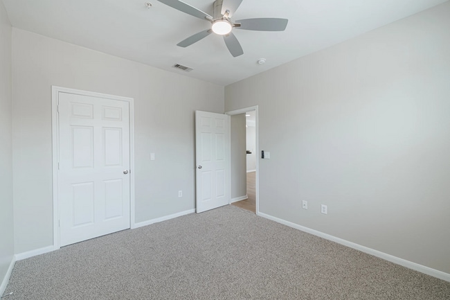 Photo - Where Comfort Reigns Unidad BRYX2