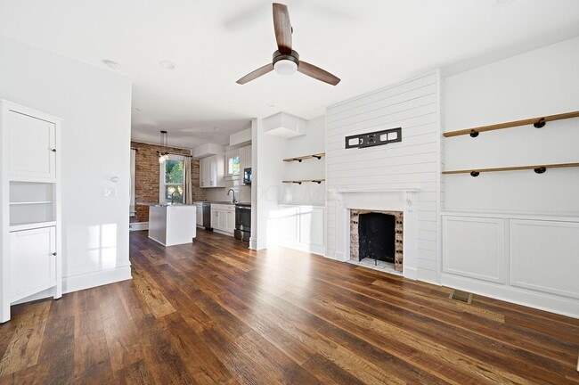 Photo - 433 St Clair Ave