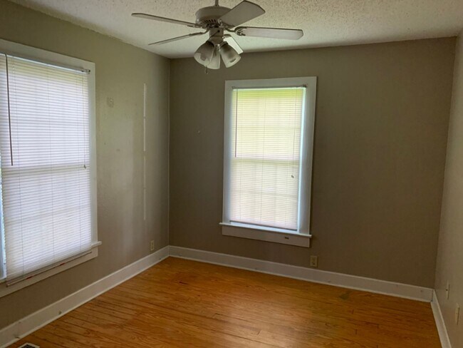 Photo - 3 bed 2 bath house by FSU and TCC!! Available August 2026!