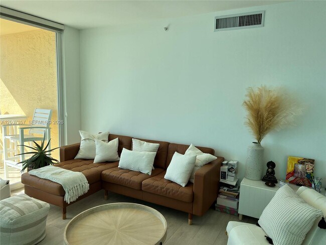 Photo - 2475 Brickell Ave Unit 2207