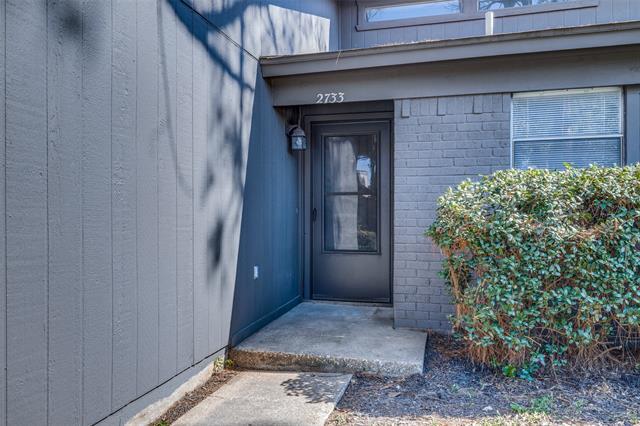 Photo - 2733 St George Pl