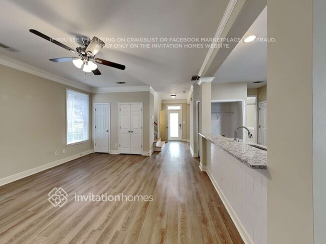 Photo - 115 Denham Square