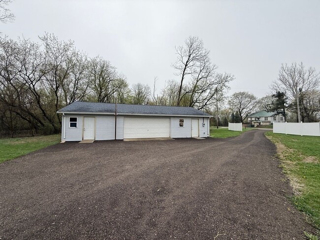 Photo - 3-Bedroom, 2-Bath Home on Acreage with Pond and Large Detached Garage