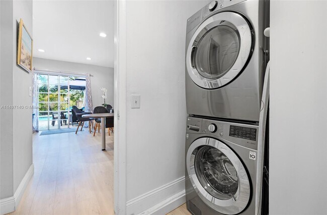 Photo - 7711 Coquina Dr