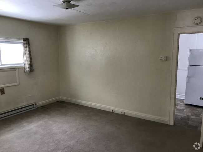 Building Photo - 200 E Emaus St Unit 4 Rental