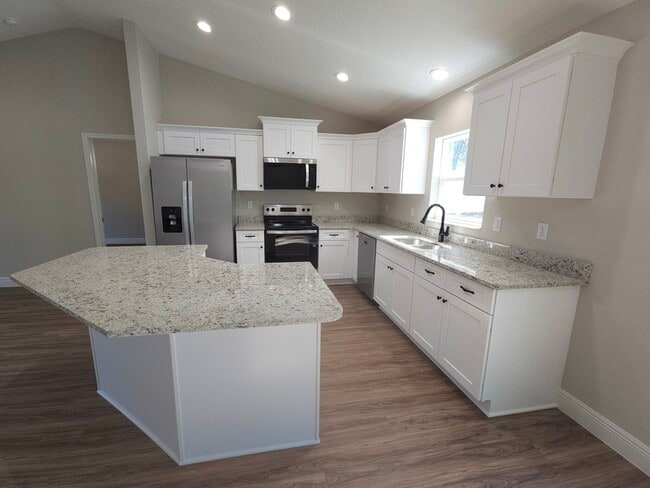 Photo - 774 W Deacon Pl