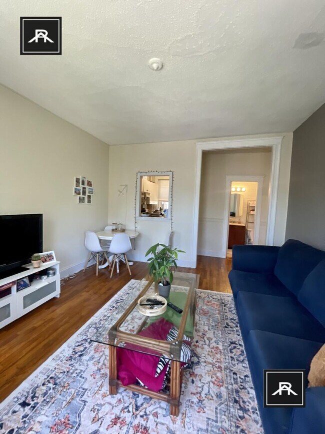 Building Photo - 2 bedroom in Brighton MA 02135 Unit 7 Rental