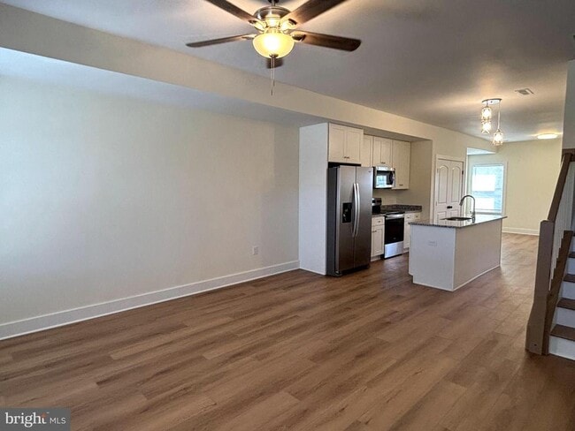 Photo - 113 W North St Unit 200