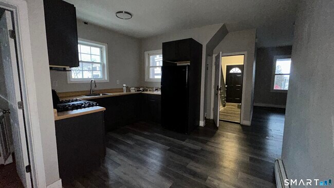 Photo - 222 Hallock Ave Unidad 1