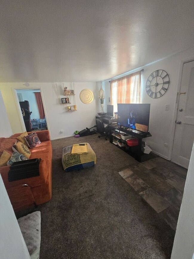 Photo - South Tacoma 1bdr w/ separte drive & huge fenced yard