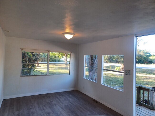 8305 McDaniel Dr Unidad 8305 McDaniel Dr Unit A